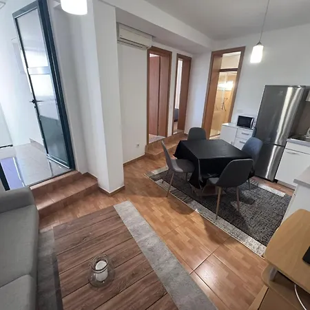 Centar - Three Bedroom Appartamento